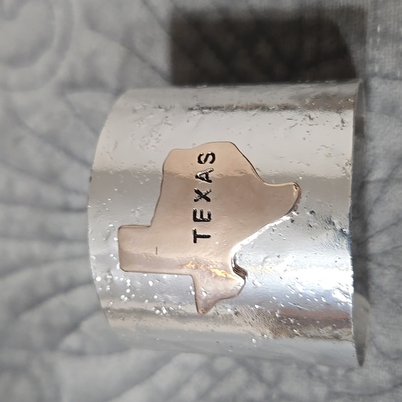 Silvertone Cuff With Goldtone Texas Emblem NWOT - Picture 3 of 9